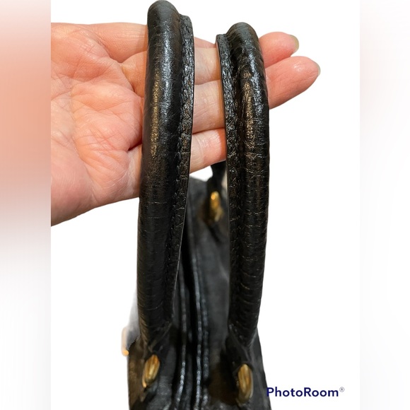 Authentic Louis Vuitton Denim Monogram Neo Cabby MM Black - Picture 11 of 16